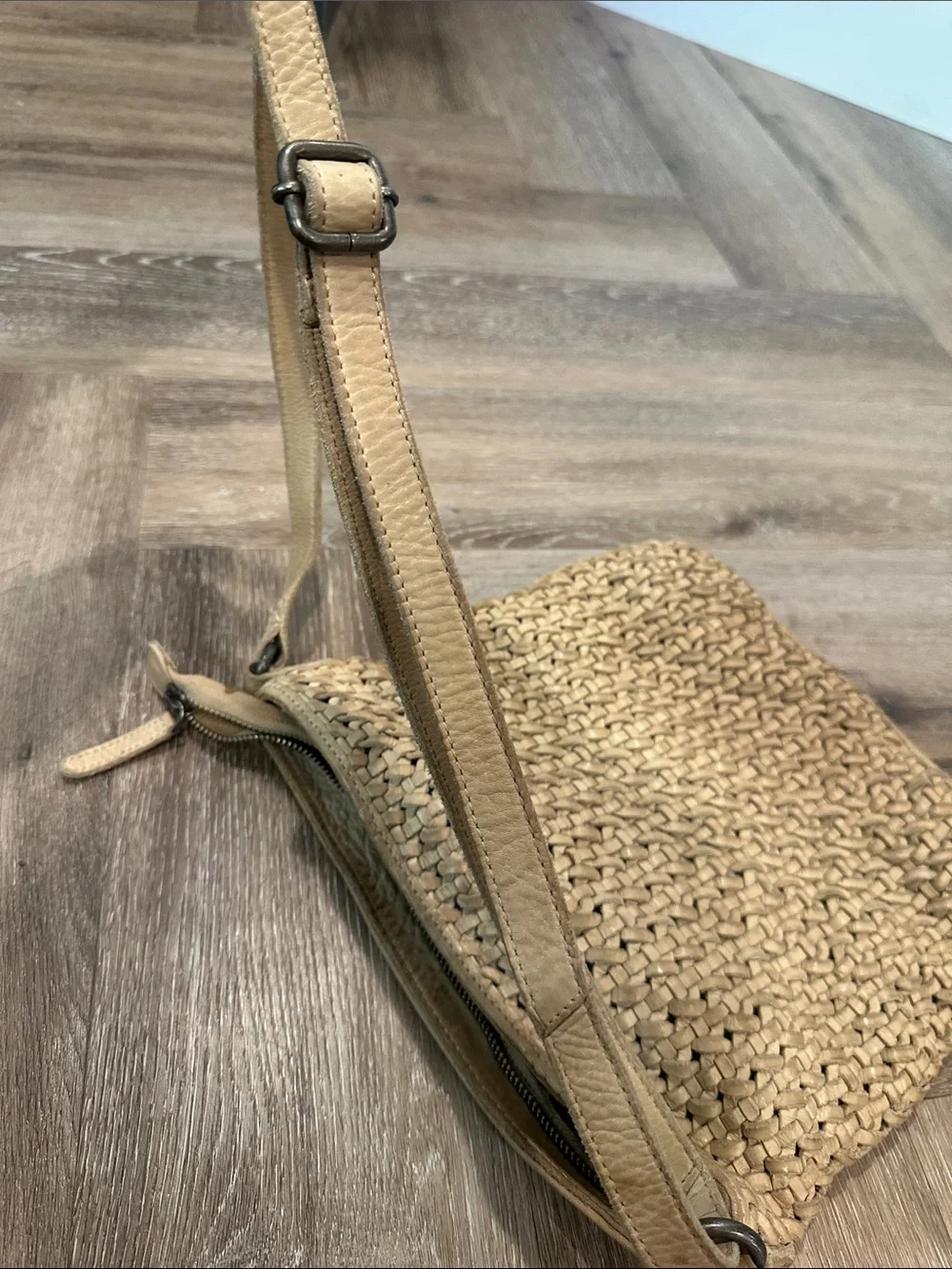 Vilenca Holland Woven Leather Crossbody Bag in Tan